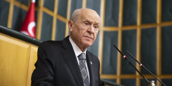 BAHCELI-SUCA-KARISMAMIS-KIM-VARSA-GELIP_951706_282505.jpg