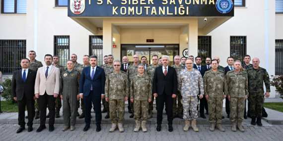 GENELKURMAY-BASKANI-BAYRAKTAROGLU-NATO-_1277231_380104-scaled.jpg