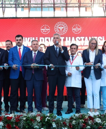 HQQ27h5XcAAFFlU.jpg