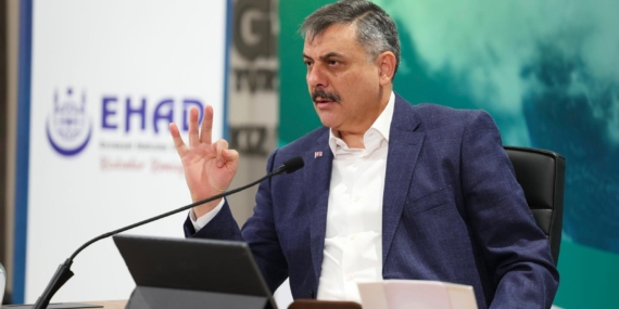 ICISLERI-BAKANI-CIFTCI-GENC-HAFIZLARLA-_1470874_437655.jpg